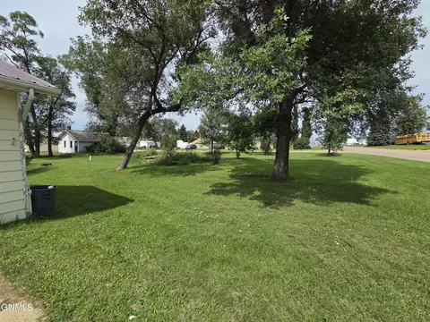 314 College St, Flasher, ND 58535 photo 21