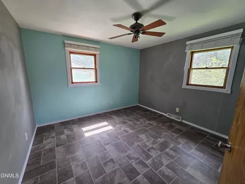 314 College St, Flasher, ND 58535 photo 7