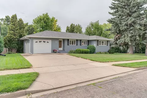 Exterior - 107 E Owens Ave, Bismarck, ND 58501 photo 6 of 17