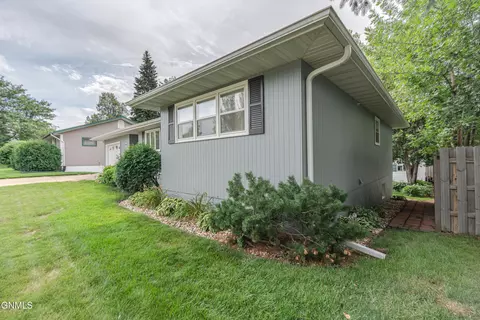 Exterior - 107 E Owens Ave, Bismarck, ND 58501 photo 16 of 17