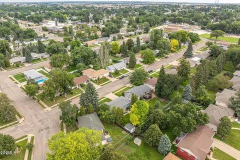 View/Area - 107 E Owens Ave, Bismarck, ND 58501 photo 7 of 12