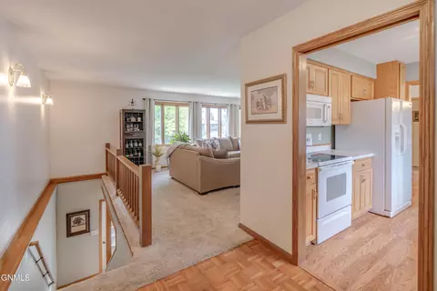 Entry Way - 107 E Owens Ave, Bismarck, ND 58501 photo 3 of 10