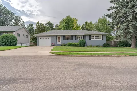 Exterior - 107 E Owens Ave, Bismarck, ND 58501 photo 4 of 17