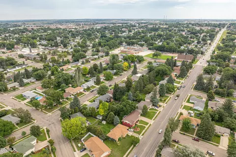 View/Area - 107 E Owens Ave, Bismarck, ND 58501 photo 6 of 12