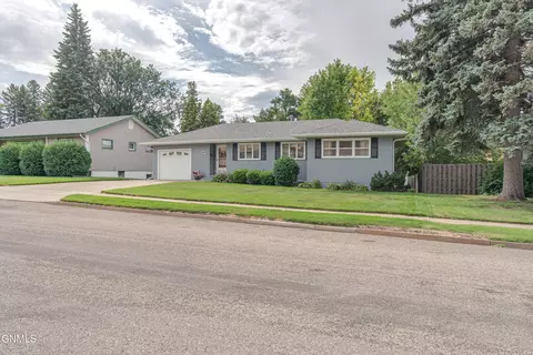 Exterior - 107 E Owens Ave, Bismarck, ND 58501 photo 5 of 17