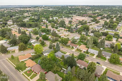 View/Area - 107 E Owens Ave, Bismarck, ND 58501 photo 9 of 12