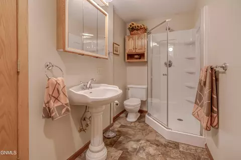 Bath - 107 E Owens Ave, Bismarck, ND 58501 photo 2 of 4