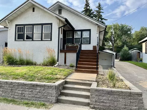 228 D Ave W, Bismarck, ND 58501