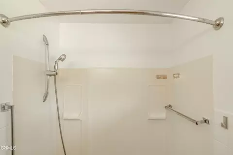 Bath - 502 Ingals Ave, Bismarck, ND 58504 photo 3 of 8