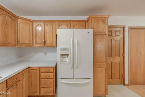 Kitchen - 502 Ingals Ave, Bismarck, ND 58504 photo 7 of 8
