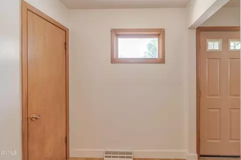 Entry Way - 502 Ingals Ave, Bismarck, ND 58504 photo 4 of 5