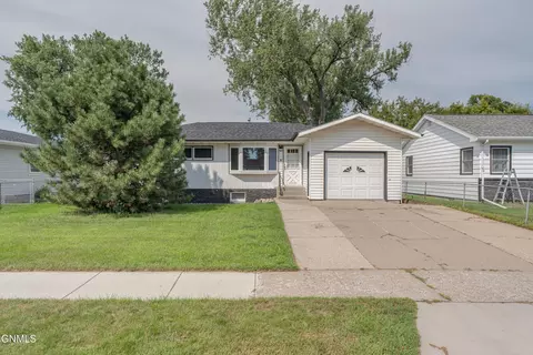 Exterior - 502 Ingals Ave, Bismarck, ND 58504 photo 12 of 12