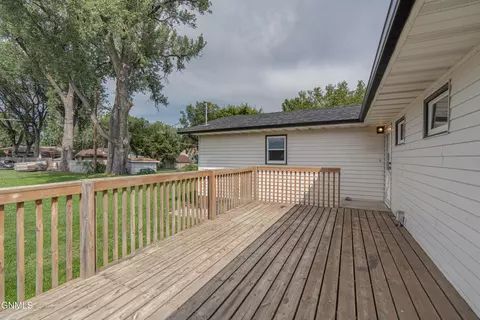 Exterior - 502 Ingals Ave, Bismarck, ND 58504 photo 9 of 12