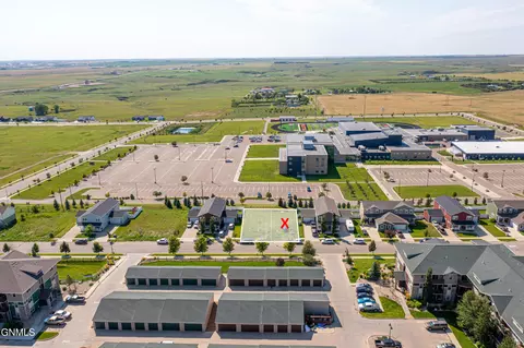 L20l1b23b3 Long Branch Avenue, Williston, ND 58801