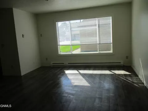 2608 18th Ave W, Williston, ND 58801 photo 9