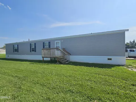 714 27th St W, Williston, ND 58801