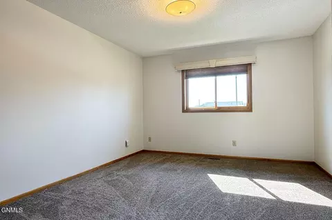 1804 16th Ave W, Williston, ND 58801 photo 9