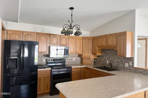 1804 16th Ave W, Williston, ND 58801 photo 24