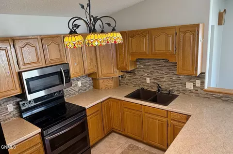1804 16th Ave W, Williston, ND 58801 photo 20