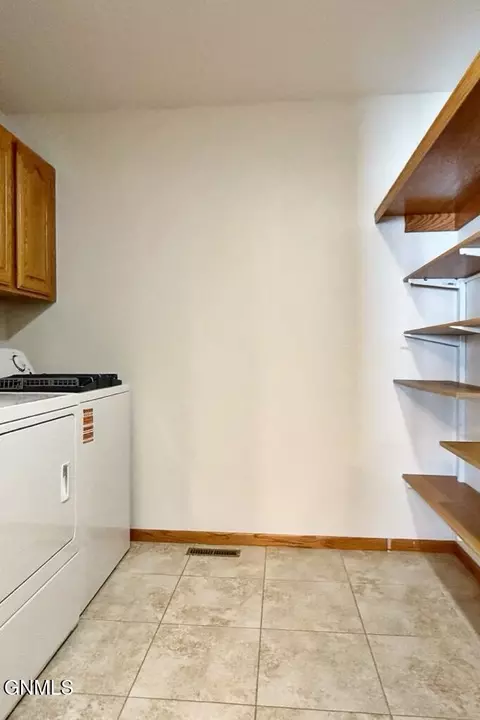1804 16th Ave W, Williston, ND 58801 photo 27