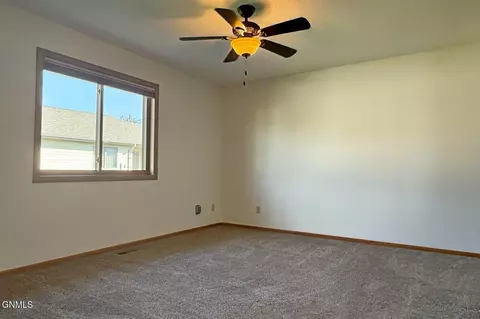 1804 16th Ave W, Williston, ND 58801 photo 29