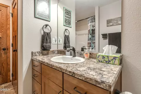 1006 Calvert Dr, Bismarck, ND 58503 photo 40