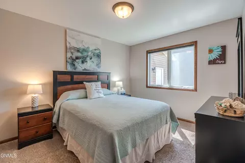 1006 Calvert Dr, Bismarck, ND 58503 photo 36