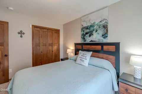1006 Calvert Dr, Bismarck, ND 58503 photo 37