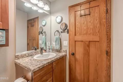 1006 Calvert Dr, Bismarck, ND 58503 photo 31