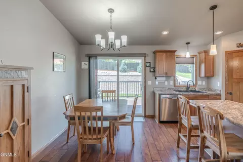 1006 Calvert Dr, Bismarck, ND 58503 photo 21