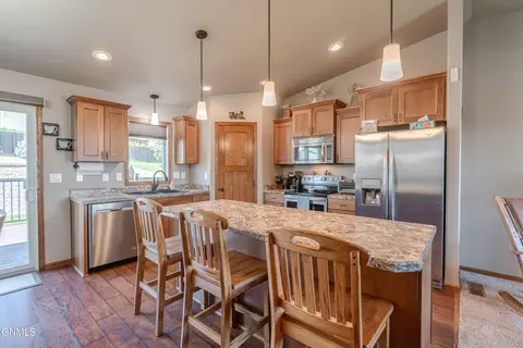 1006 Calvert Dr, Bismarck, ND 58503 photo 8