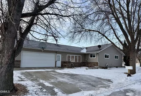 250 Second St SW, Forman, ND 58032