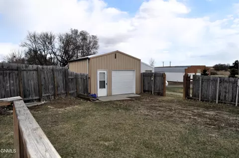 108 1st St N, Braddock, ND 58524 photo 37