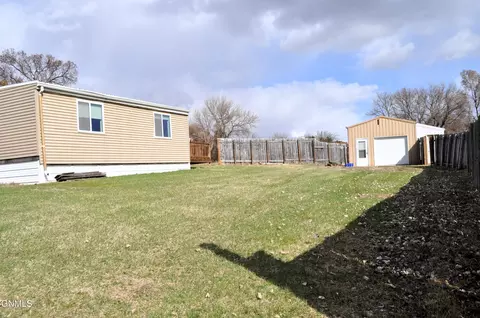 108 1st St N, Braddock, ND 58524 photo 3