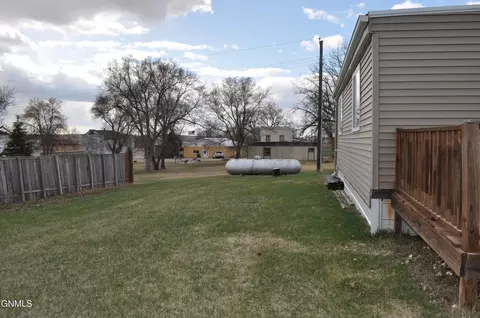 108 1st St N, Braddock, ND 58524 photo 32