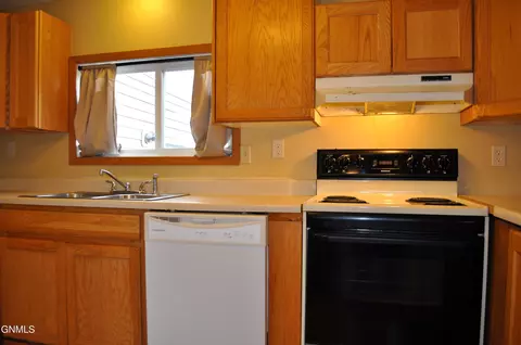 108 1st St N, Braddock, ND 58524 photo 8