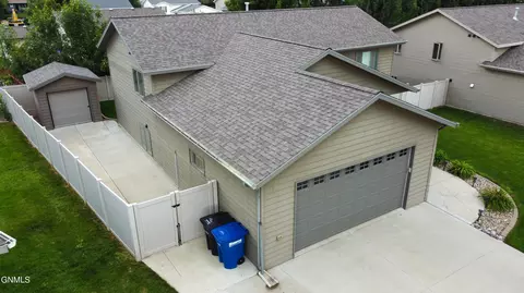 1178 7th St E, Dickinson, ND 58601 photo 31