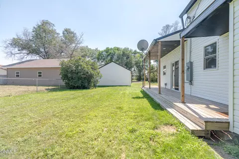 Other - 607 3rd St SW, Mandan, ND 58554 photo 6 of 8