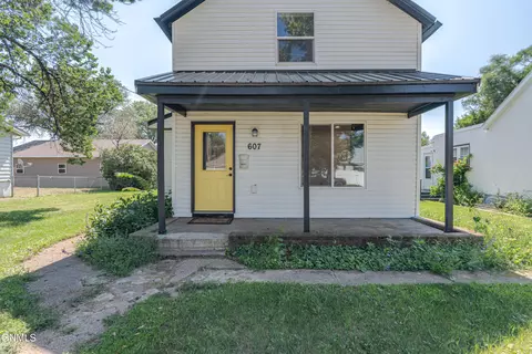 Exterior - 607 3rd St SW, Mandan, ND 58554 photo 2 of 8