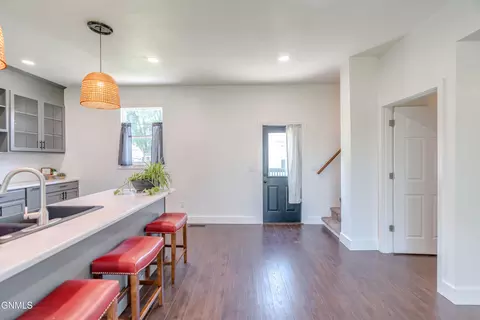 Entry Way - 607 3rd St SW, Mandan, ND 58554 photo 4 of 5