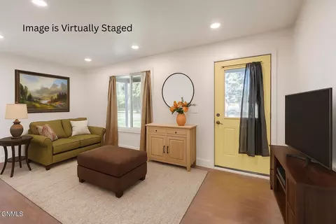 Living - 607 3rd St SW, Mandan, ND 58554 photo 1 of 3