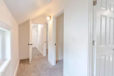 Entry Way - 607 3rd St SW, Mandan, ND 58554 photo 5 of 5