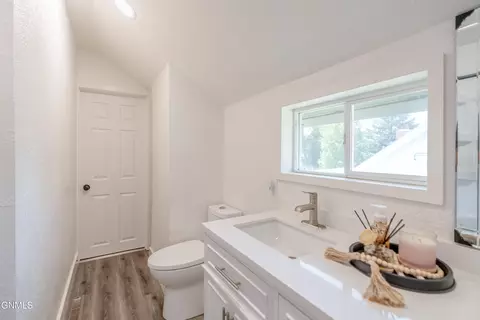 Bath - 607 3rd St SW, Mandan, ND 58554 photo 5 of 5