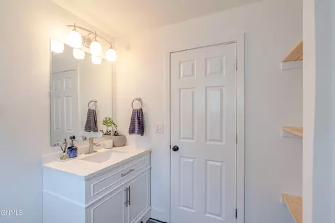 Bath - 607 3rd St SW, Mandan, ND 58554 photo 2 of 5