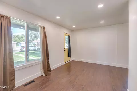Living - 607 3rd St SW, Mandan, ND 58554 photo 3 of 3