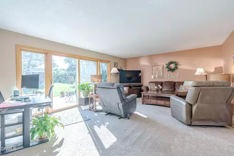 604 5th Ave NW, Mandan, ND 58554 photo 19