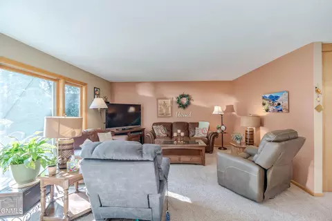 604 5th Ave NW, Mandan, ND 58554 photo 20