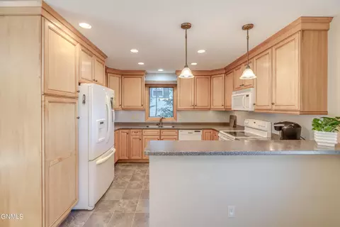 604 5th Ave NW, Mandan, ND 58554 photo 11