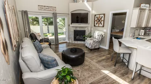 749 Compass Loop, Bismarck, ND 58504 photo 9