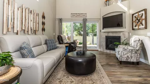 749 Compass Loop, Bismarck, ND 58504 photo 11